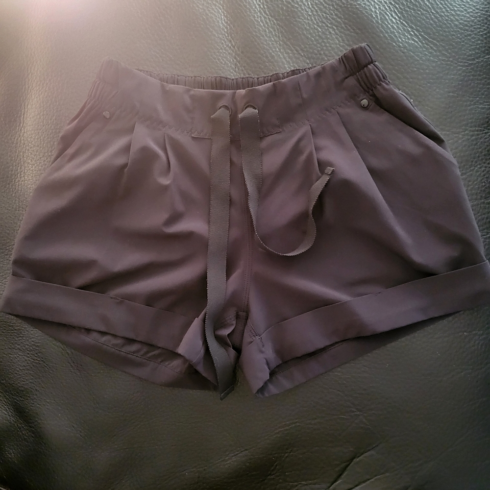 Lululemon Spring Break Away Short